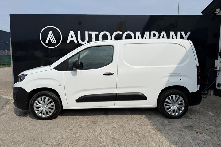 Hvid Peugeot Partner fra 2020
