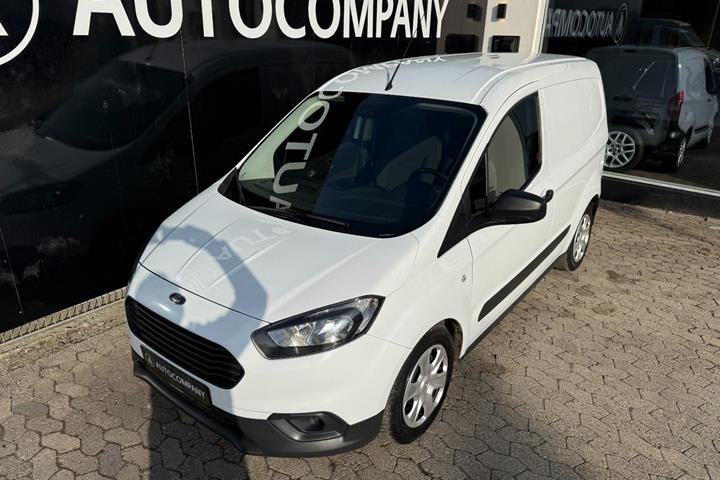 Hvid Ford Transit Courier fra 2022