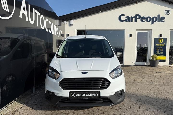 Hvid Ford Transit Courier fra 2022