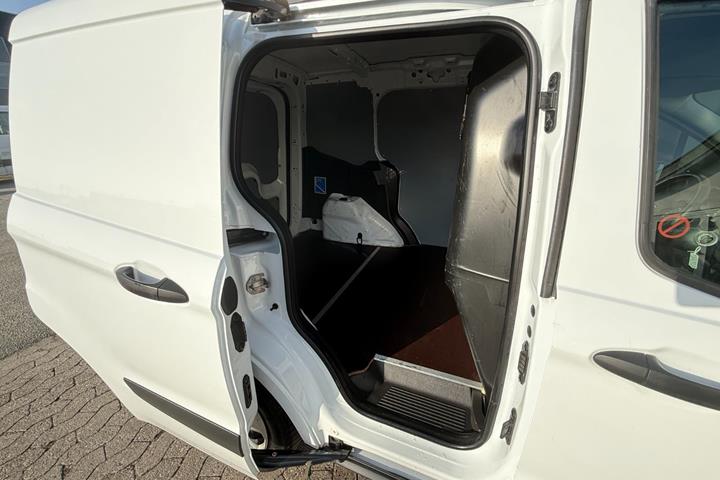 Hvid Ford Transit Courier fra 2022