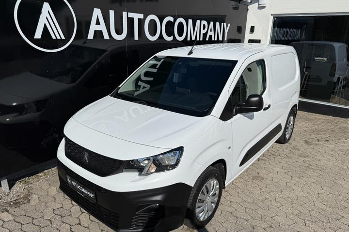 Hvid Peugeot Partner fra 2021