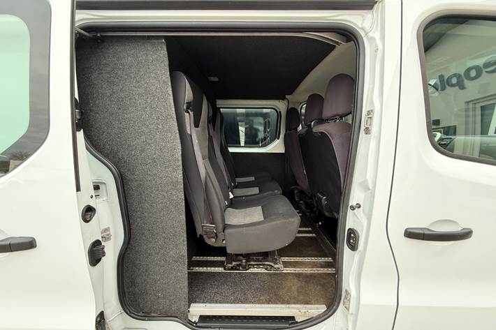 Hvid Renault Trafic T29 fra 2016