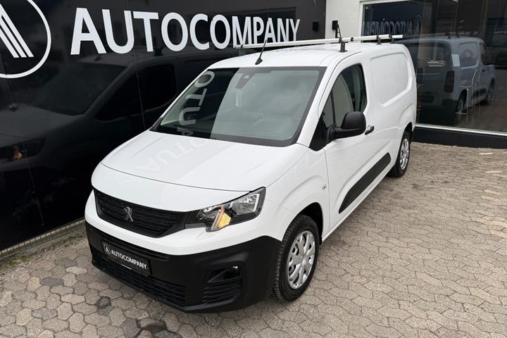 Hvid Peugeot Partner fra 2022
