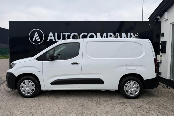 Hvid Peugeot Partner fra 2022