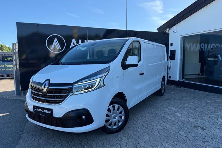 Hvid Renault Trafic T29 fra 2021