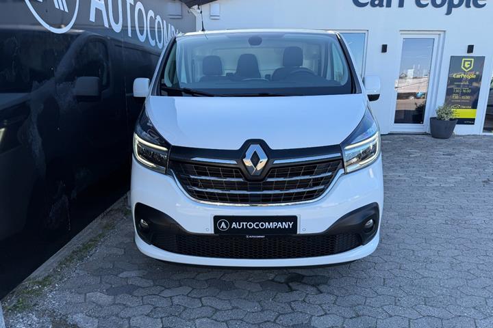 Hvid Renault Trafic T29 fra 2021