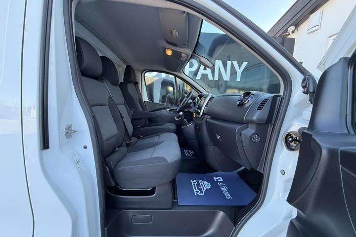Hvid Renault Trafic T29 fra 2021