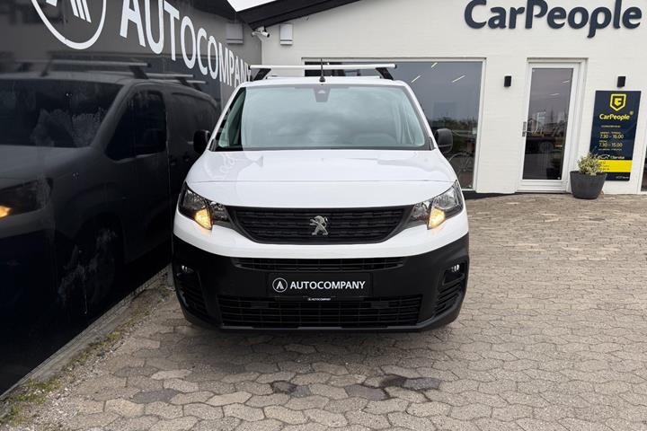 Hvid Peugeot Partner fra 2022