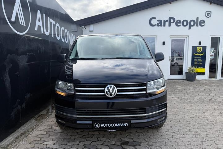 Sort VW Transporter fra 2017