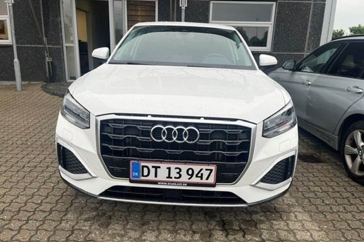 Hvid Audi Q2 fra 2023