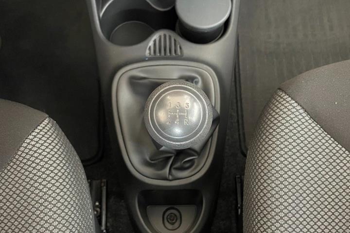 Hvid Toyota Aygo fra 2012