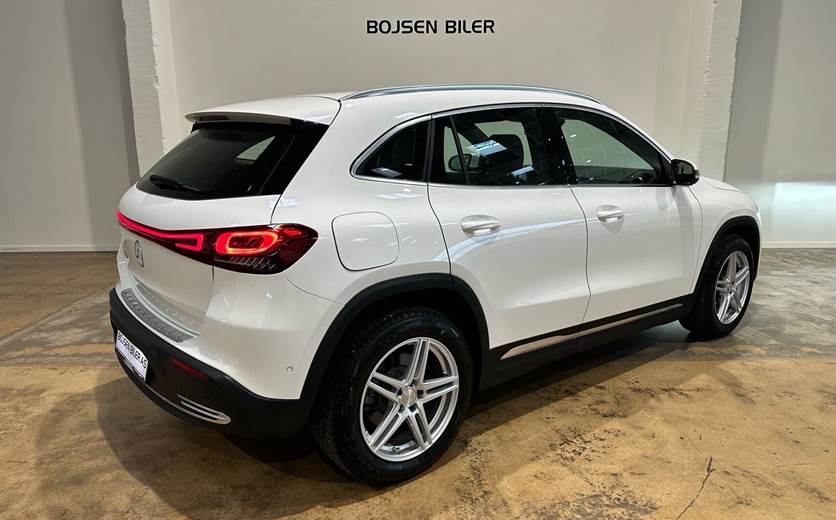 Mercedes EQA250