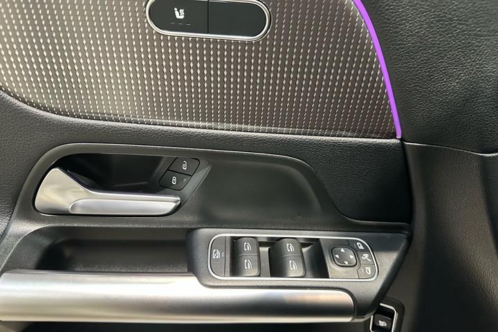 Hvid Mercedes EQA250 fra 2023