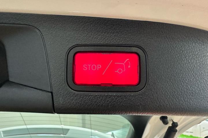 Hvid Mercedes EQA 250 fra 2023