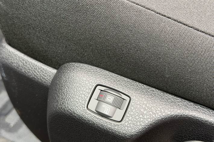 Hvid Peugeot e-Expert fra 2025