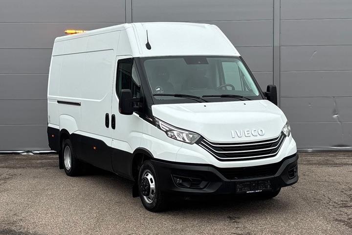 Hvid Iveco Daily fra 2023