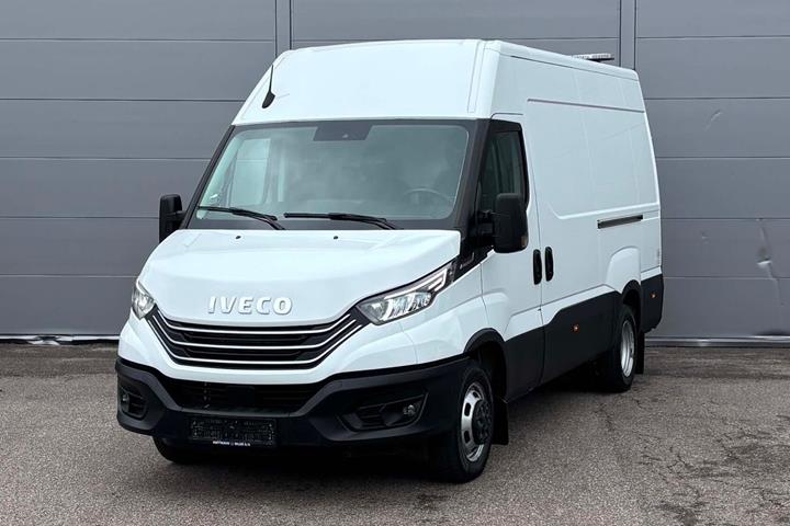 Hvid Iveco Daily fra 2023