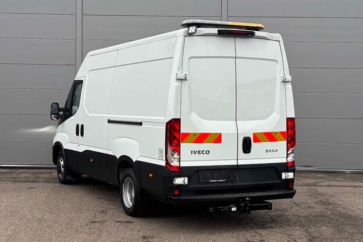 Hvid Iveco Daily fra 2023