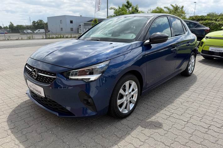 Blå Opel Corsa fra 2020