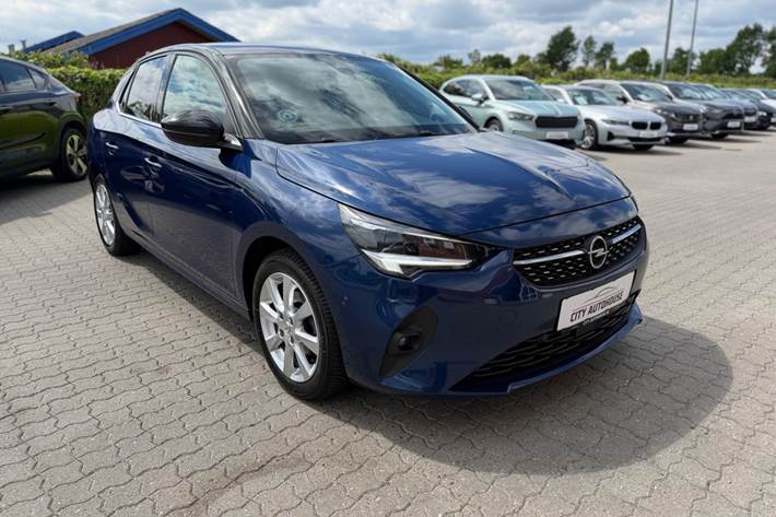 Blå Opel Corsa fra 2020