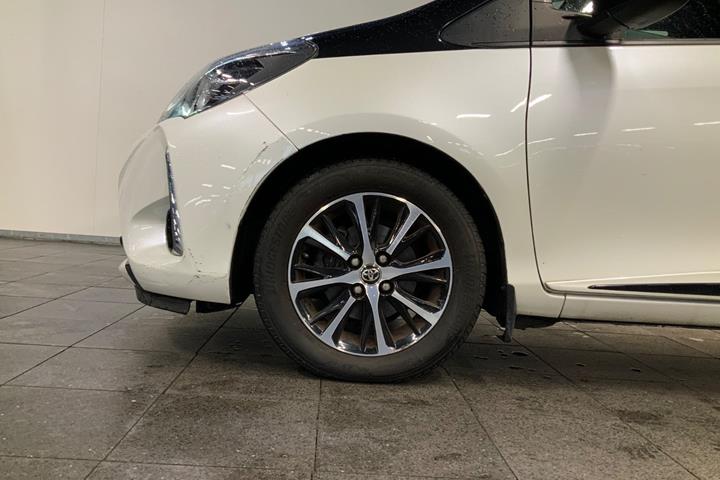 Hvid Toyota Yaris fra 2019