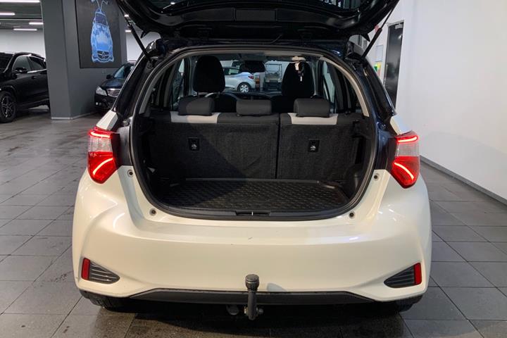 Hvid Toyota Yaris fra 2019