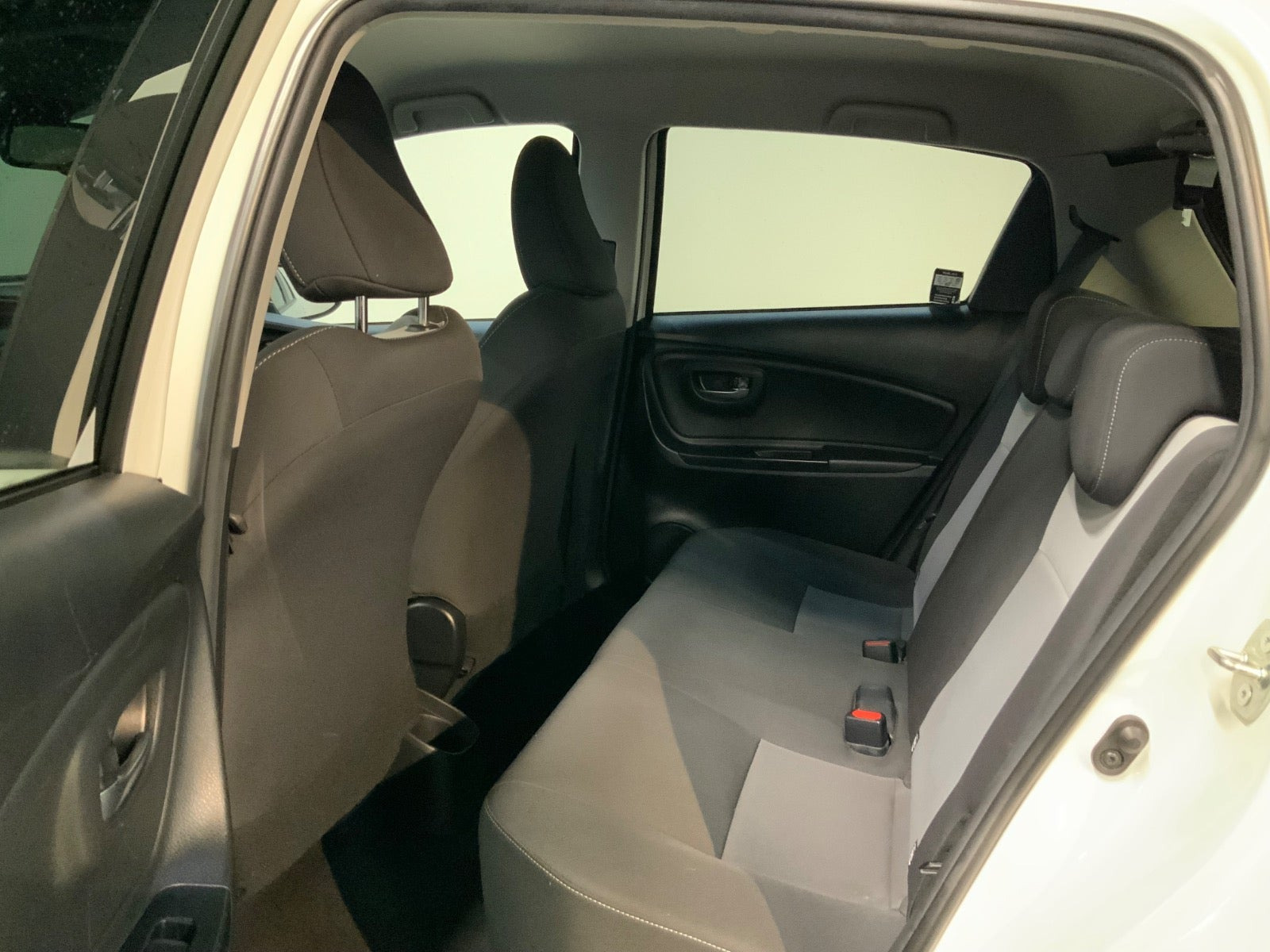 Hvid Toyota Yaris fra 2019