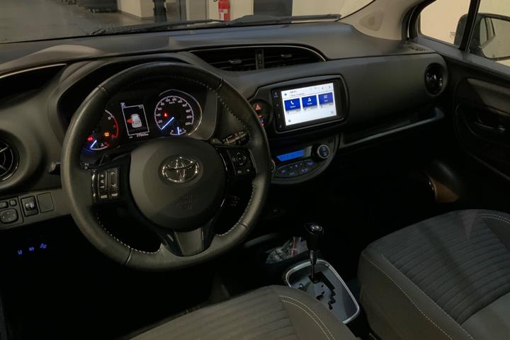 Hvid Toyota Yaris fra 2019