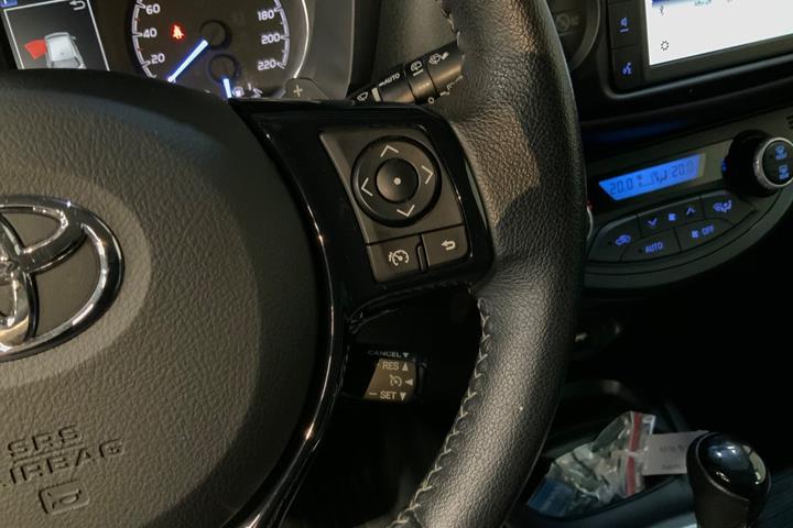 Hvid Toyota Yaris fra 2019
