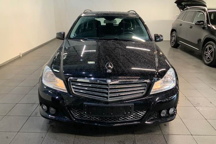 Sort Mercedes C180 fra 2013
