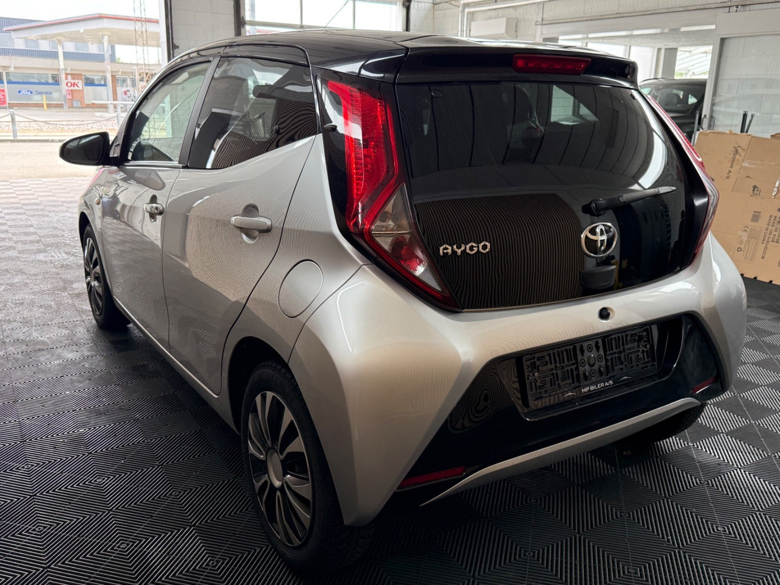 Sølv Toyota Aygo fra 2020