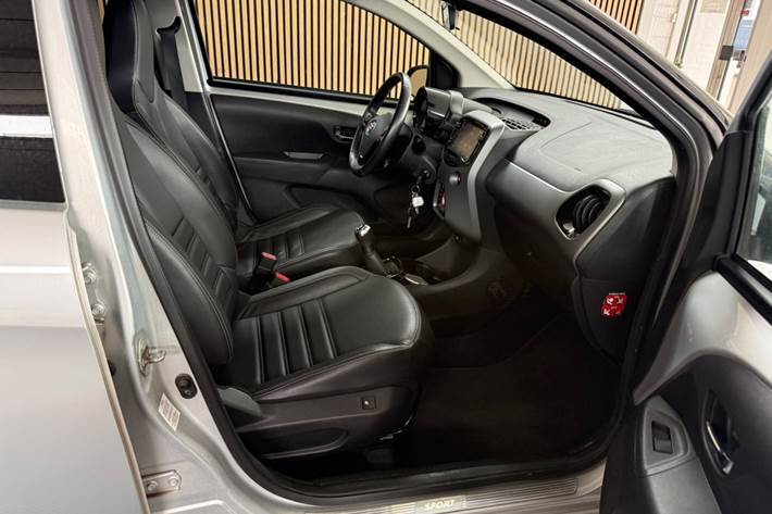 Sølv Toyota Aygo fra 2020