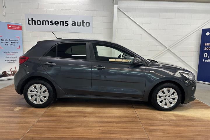 Grå Kia Rio fra 2018