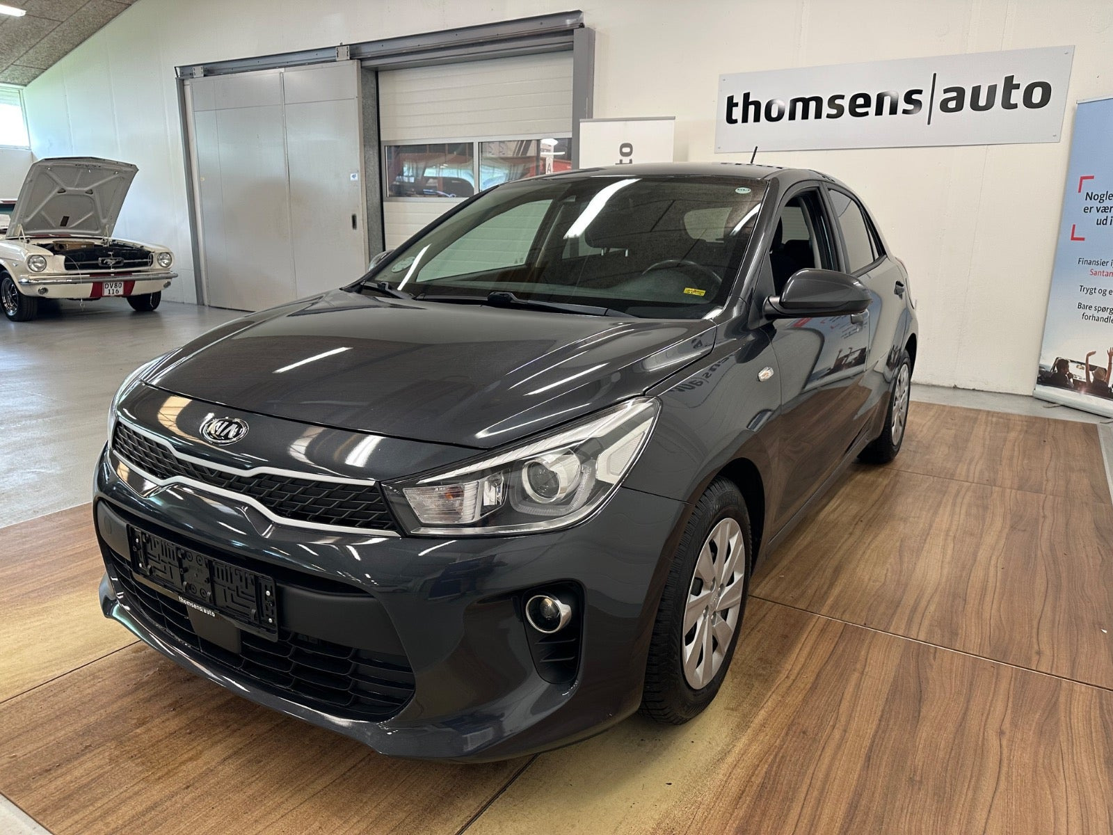 Grå Kia Rio fra 2018