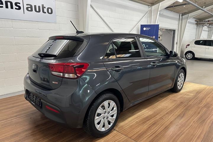 Grå Kia Rio fra 2018