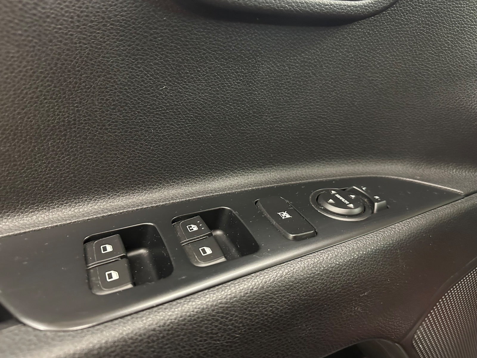 Grå Kia Rio fra 2018