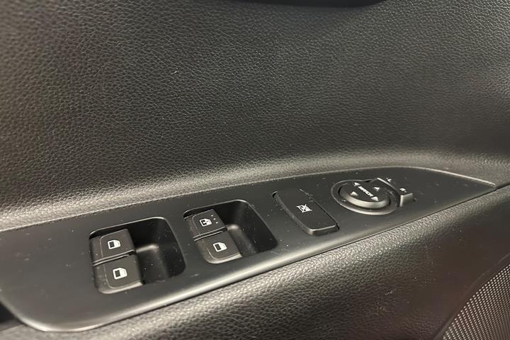 Grå Kia Rio fra 2018