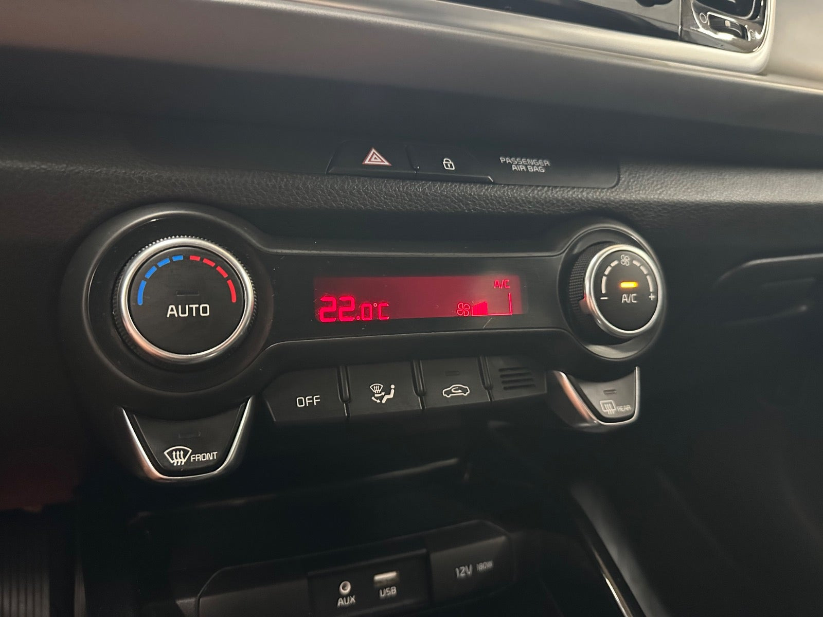 Grå Kia Rio fra 2018
