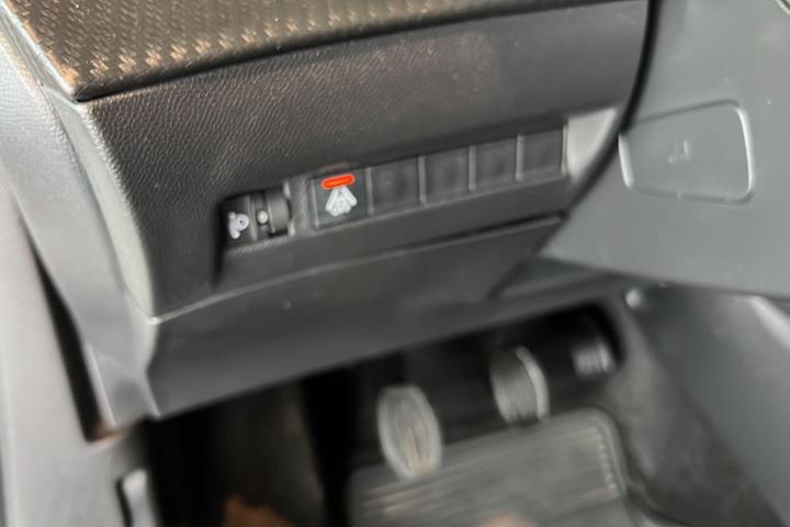 Hvid Peugeot 2008 fra 2022