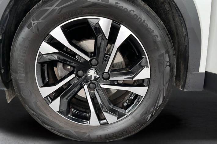 Hvid Peugeot 2008 fra 2022