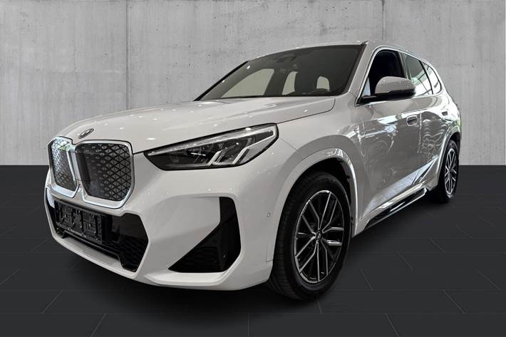 Hvid BMW iX1 fra 2024