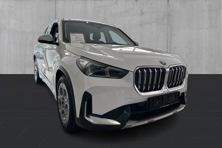 Hvid BMW iX1 fra 2023