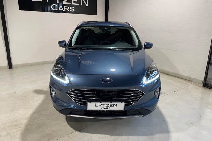 Blå Ford Kuga fra 2022
