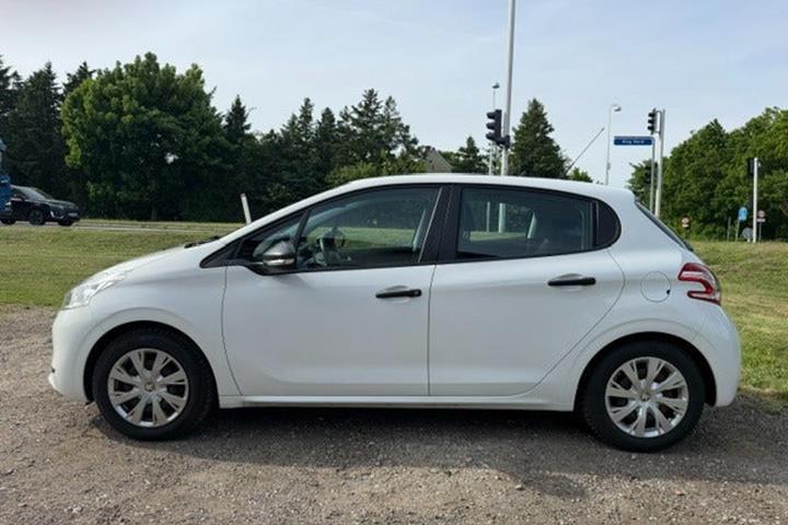 undefined Peugeot 208 fra 2012