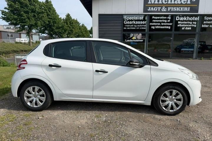 undefined Peugeot 208 fra 2012