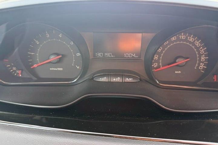 undefined Peugeot 208 fra 2012