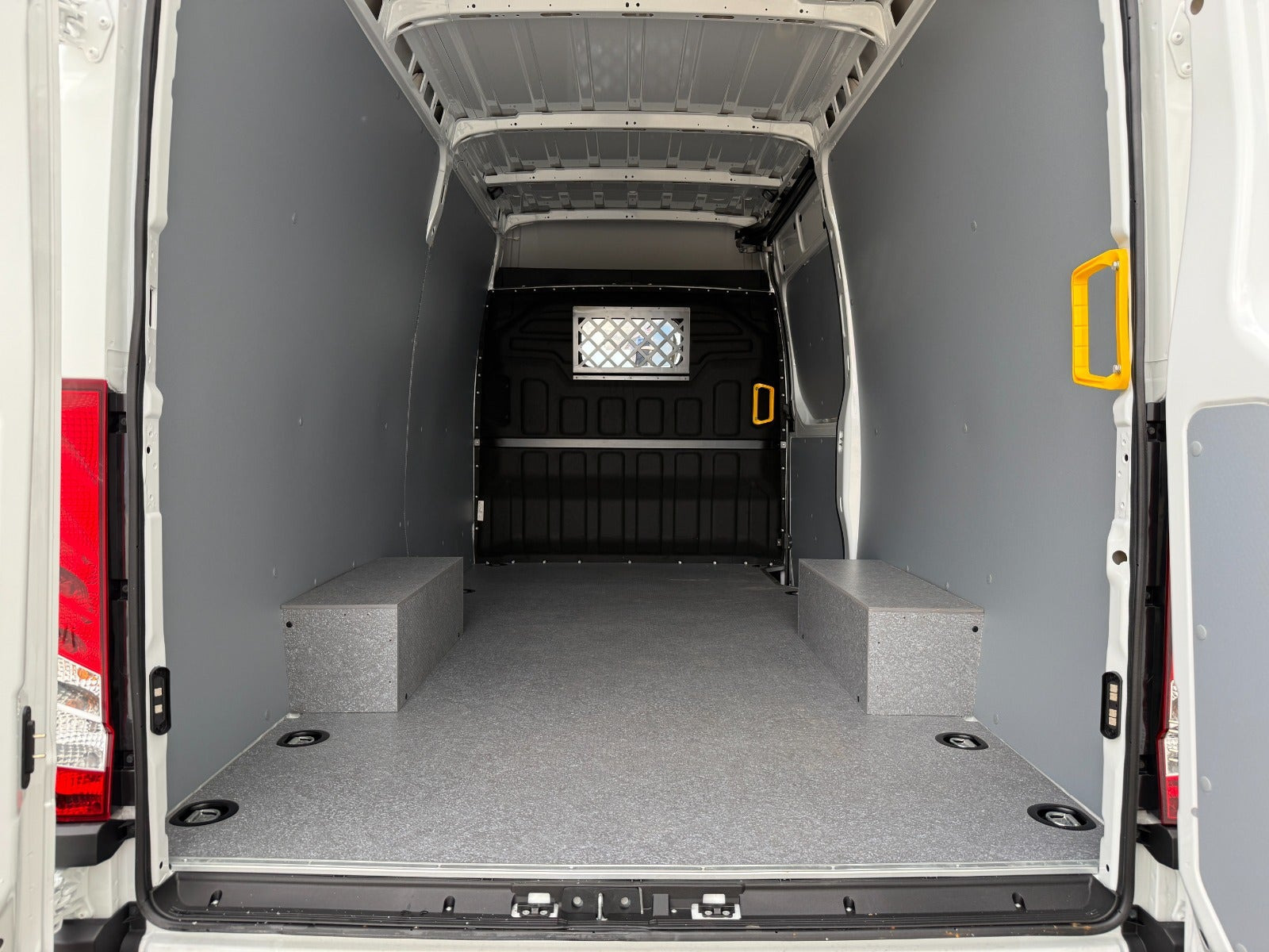 Hvid Iveco Daily fra 2026
