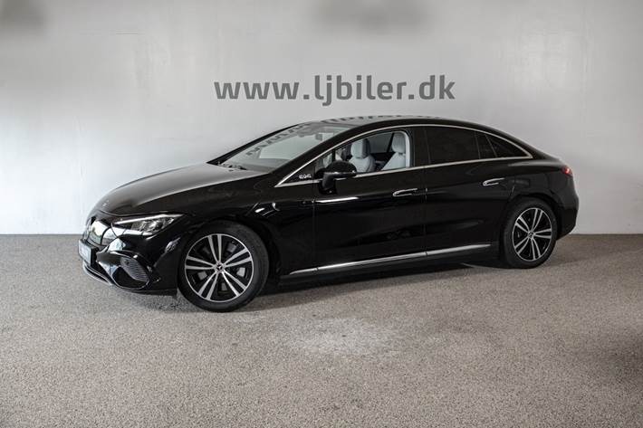 Sort Mercedes EQE300 fra 2023