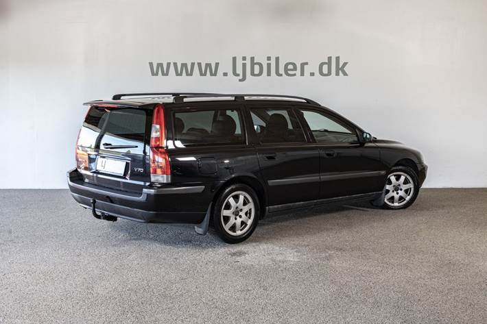 Sort Volvo V70 fra 2004