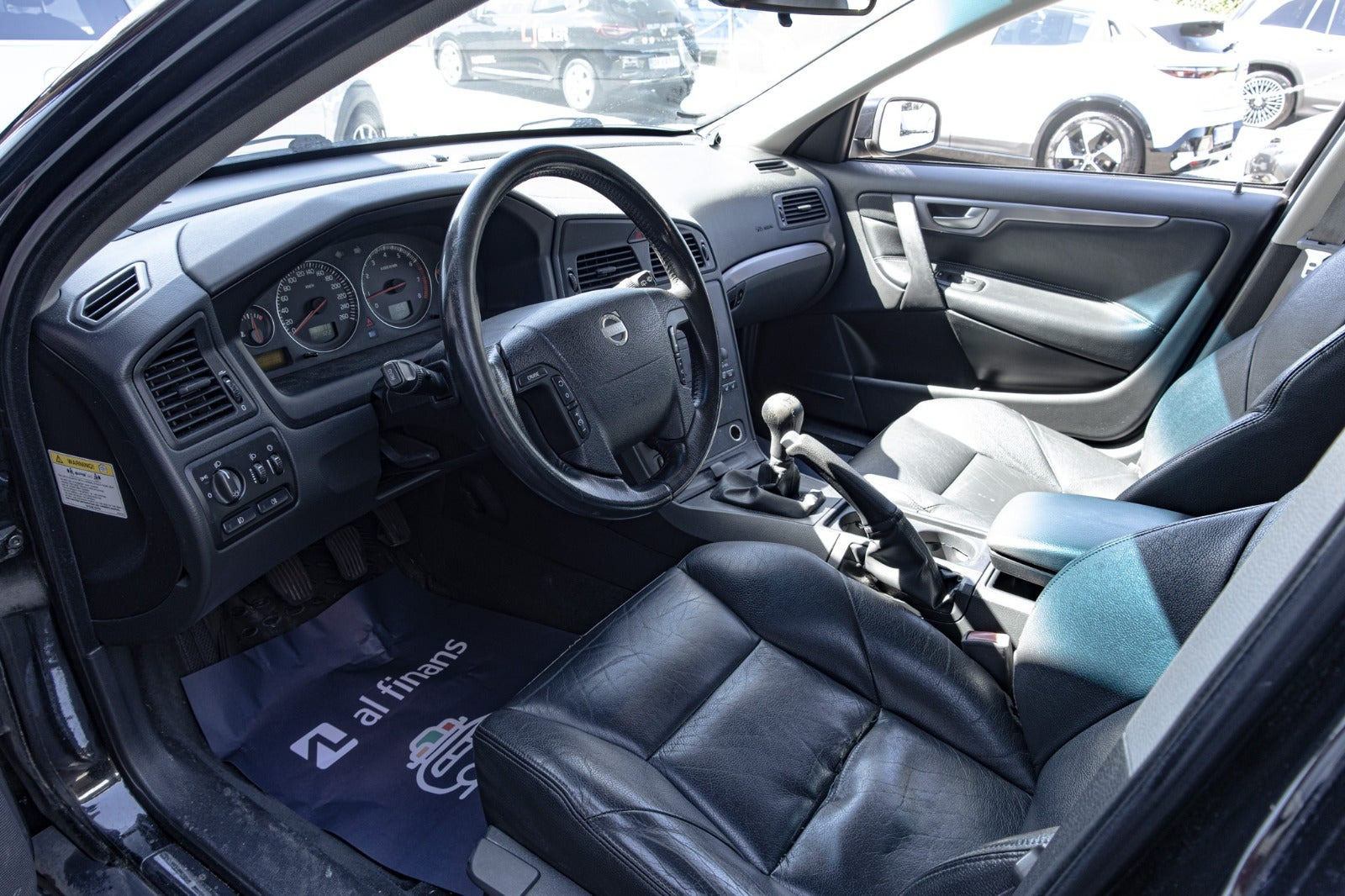 Sort Volvo V70 fra 2004